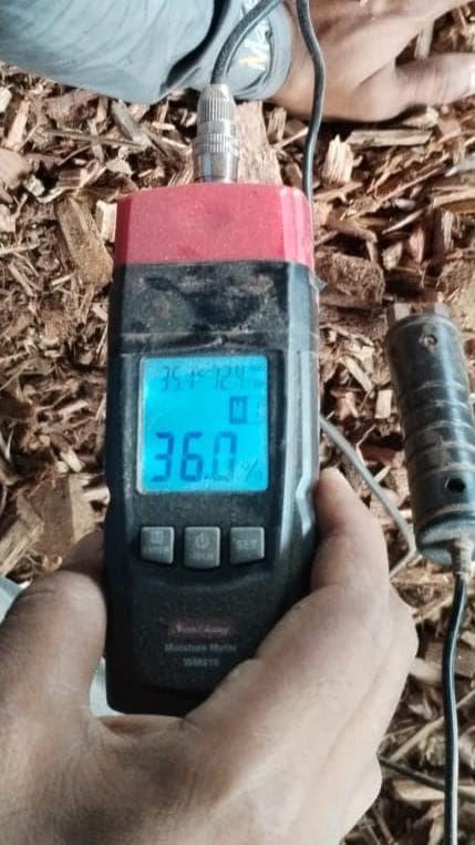 Moisture tester used for sawdust and wood chip checks